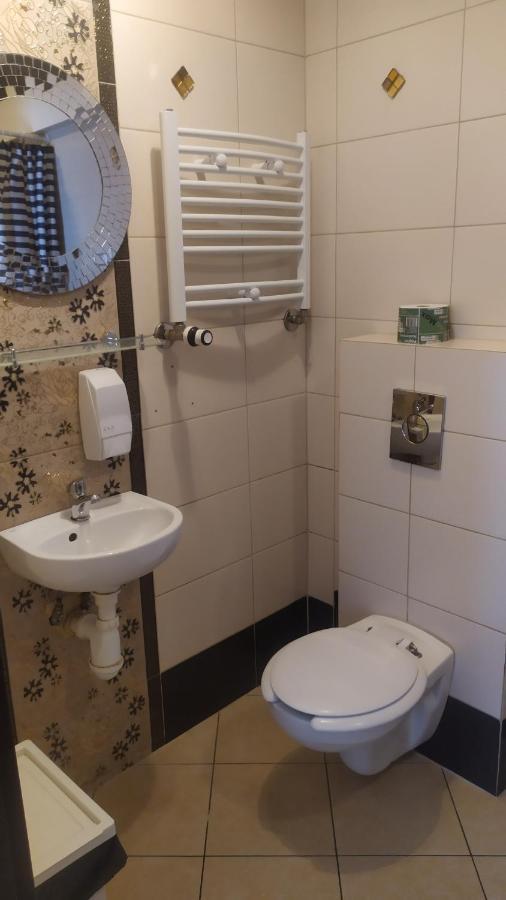 Pokoje Goscinne Z Lazienkami Przy Wroclawiu, Darmowy Parking Długotęka エクステリア 写真