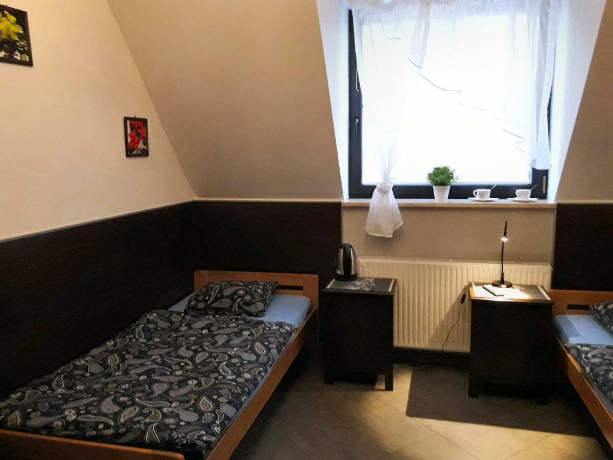 Pokoje Goscinne Z Lazienkami Przy Wroclawiu, Darmowy Parking Długotęka エクステリア 写真